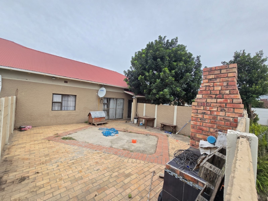7 Bedroom Property for Sale in Cambridge Eastern Cape